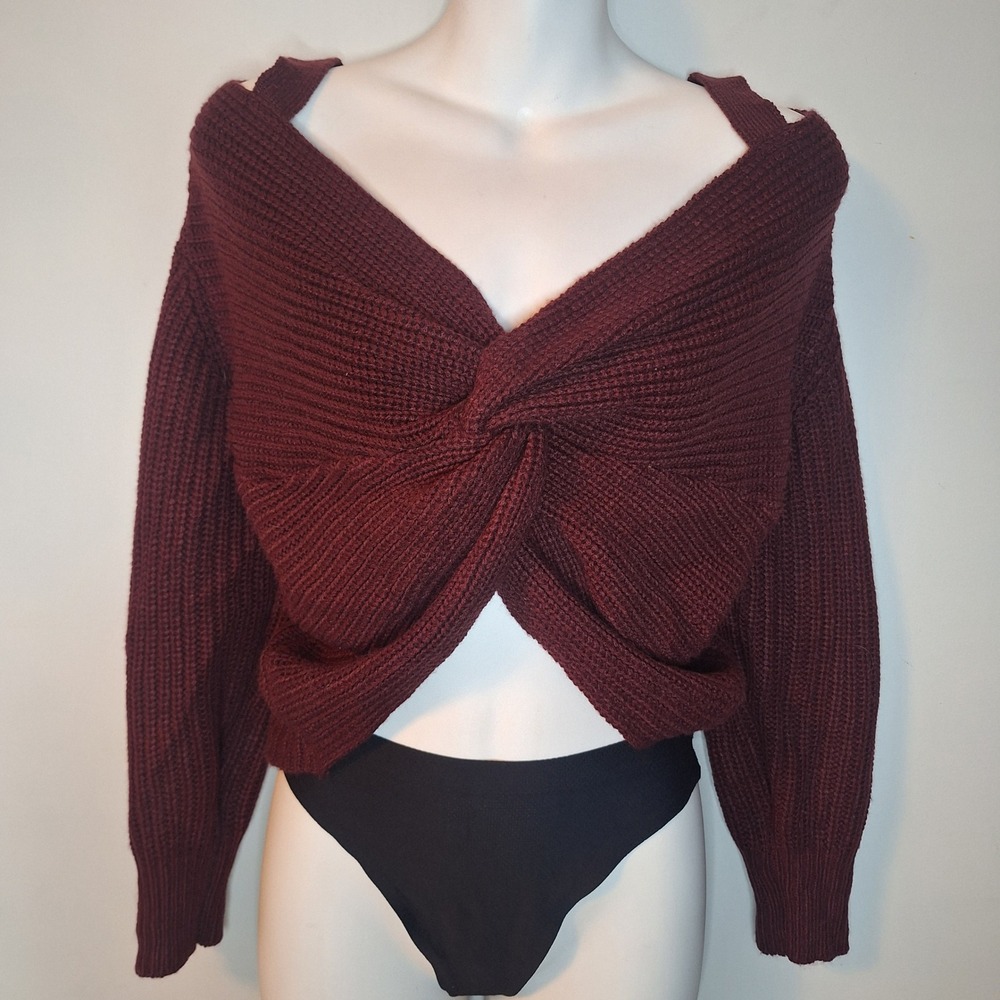 Fashion Nova Burgundy Twist Front Cold Shoulder Cropped Knit Sweater Size Medium